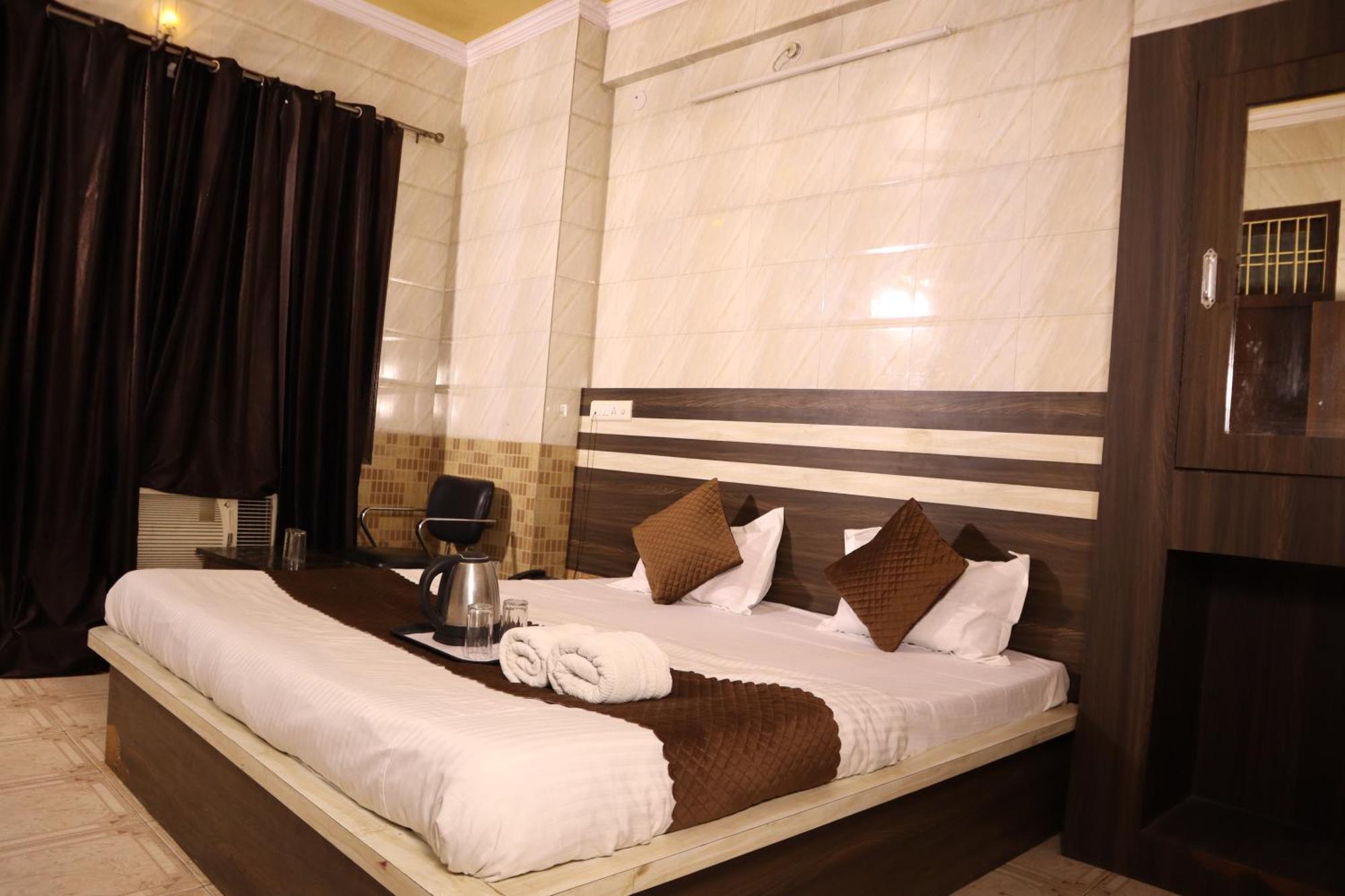 Hotel P R Palace Lucknow Exterior foto