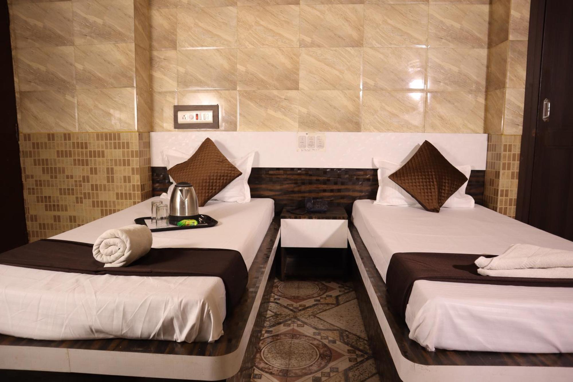 Hotel P R Palace Lucknow Exterior foto