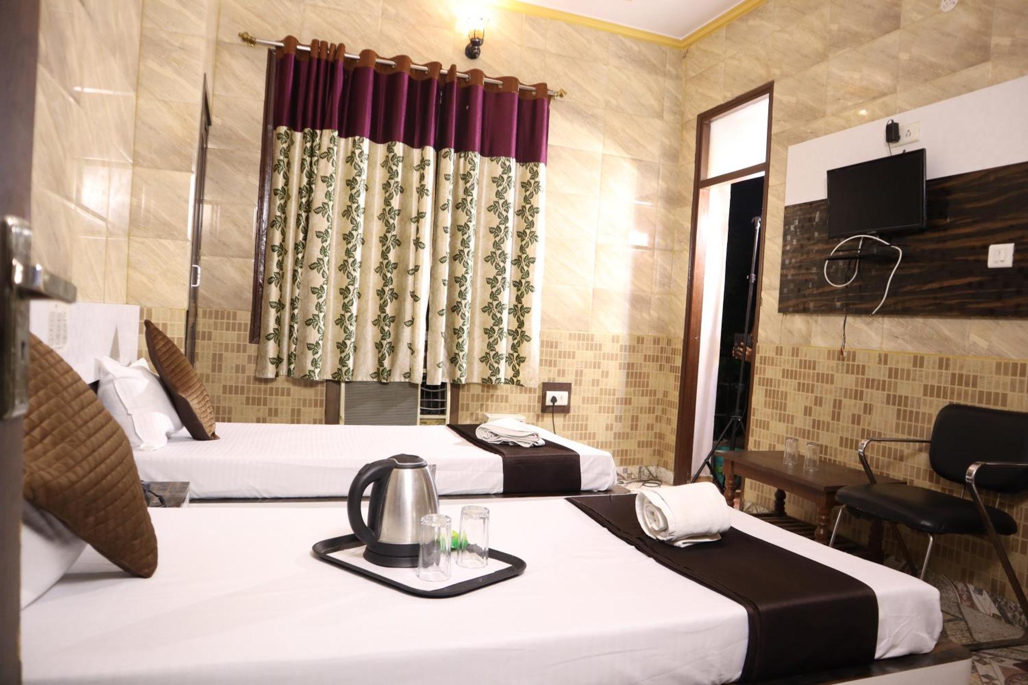 Hotel P R Palace Lucknow Exterior foto