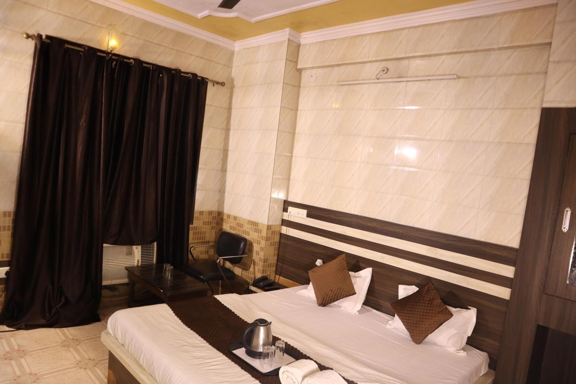 Hotel P R Palace Lucknow Exterior foto